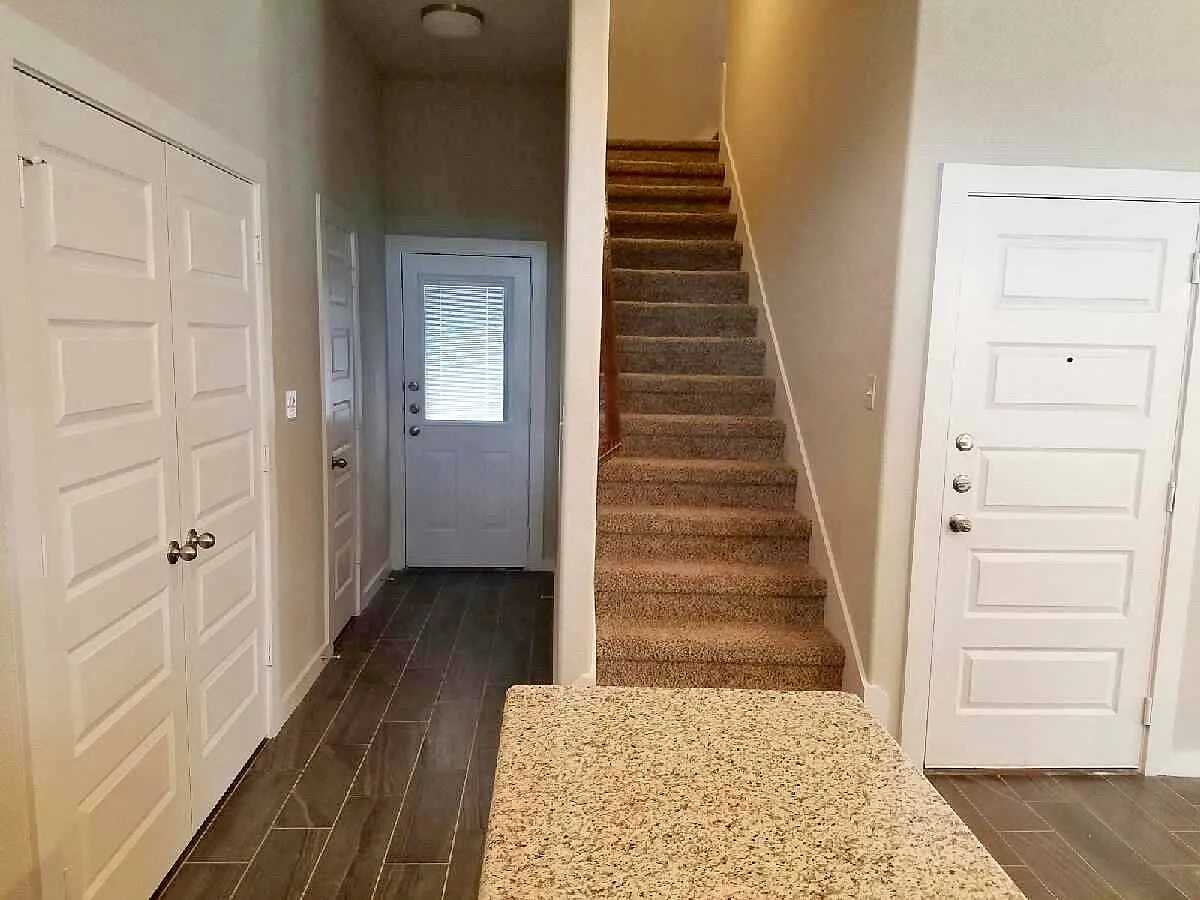 Available Now! Beautiful 3 Bedroom Luxury Townhome, Kyle, Texas! — Photo 4