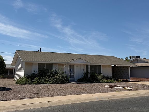 2nd image of 10913 W Canterbury Dr