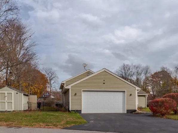 44 Baker St, Brockton, MA 02302