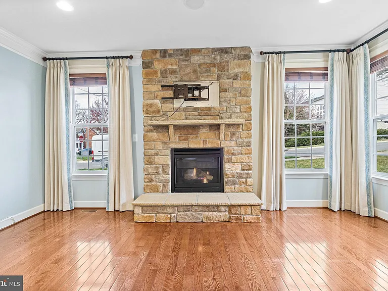 4561 Rona Pl — Photo 20