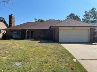 704 Three Oaks Dr, Oklahoma City, OK 73130