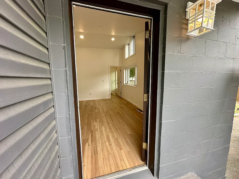 1466 Hardin Ave — Photo 25