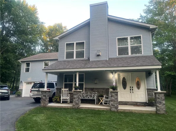 210 Piney Woods Dr, Jim Thorpe, PA 18229