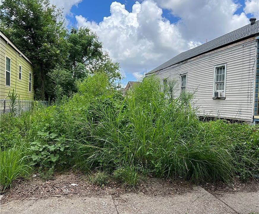 1st image of 1722 Elysian Fields Ave