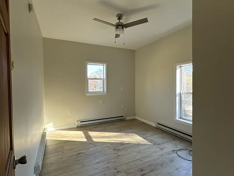400 Round Lake Rd #A — Photo 6