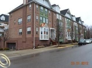 210 N State St APT 21, Howell, MI 48843
