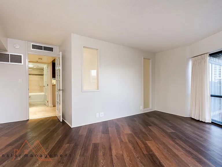 1088 Bishop St #501 — Photo 7