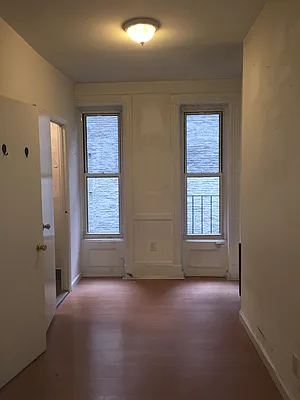 Rented by Dream NYC LLC | media 24