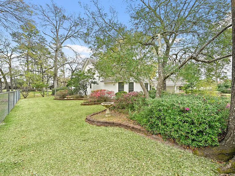 13835 Jarvis Rd — Photo 39