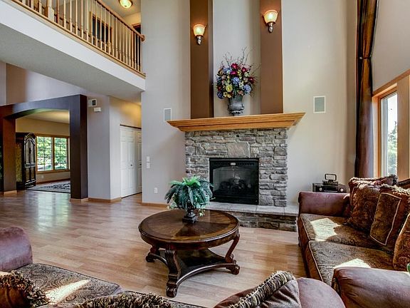 4th image of 2658 Alamo Cir NE