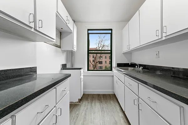 Rented by MNS | media 9