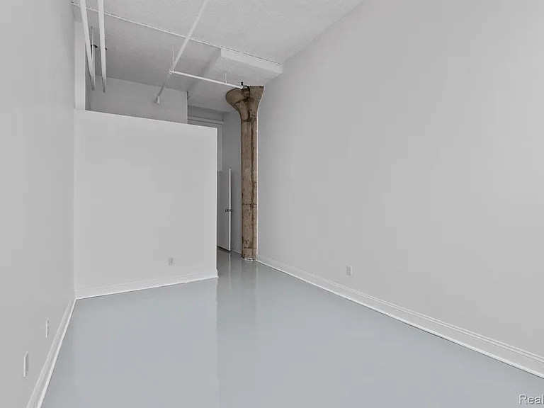 6533 E Jefferson Ave #704 — Photo 15