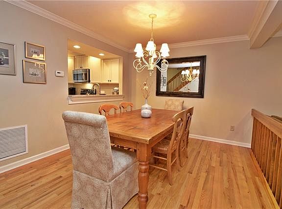 5th image of 43 Maple Hill Dr