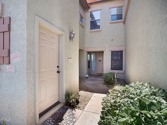 4th image of 805 S Sycamore St #234