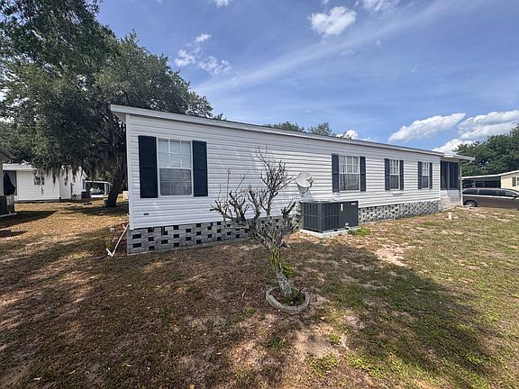 4th image of 505 Honeysuckle Dr