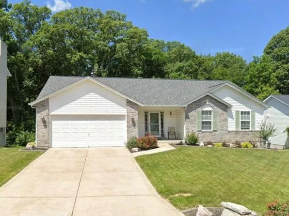 1204 Sweeping Oaks Dr, Saint Charles, MO 63304