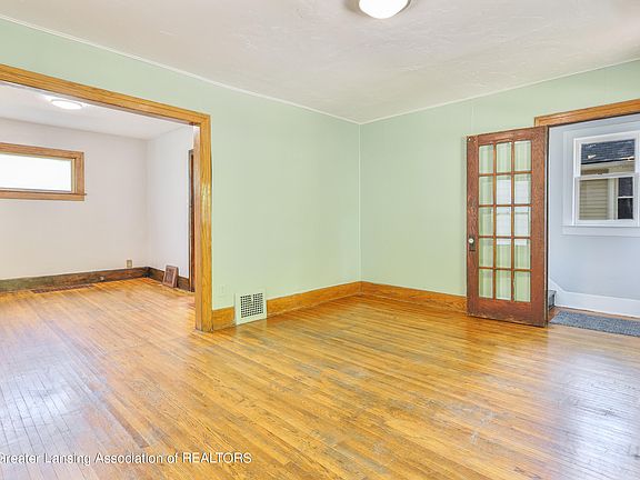4th image of 1133 E Malcolm X St
