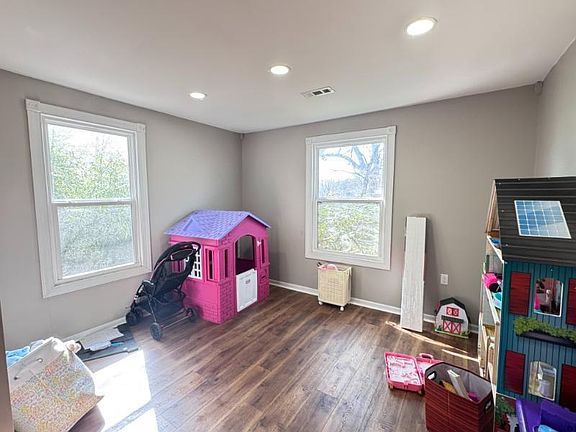 3rd image of 660 Prewitt Rd