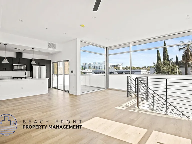 1011 N. Crescent Heights Blvd. — Photo 6