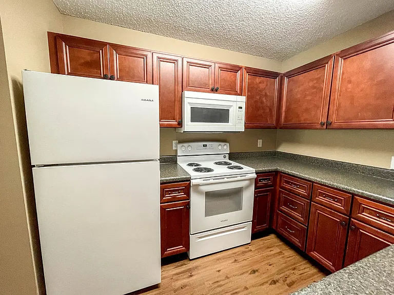 2343 W St #1 — Photo 4