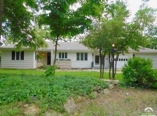 7 Westwood Rd, Lawrence, KS 66044
