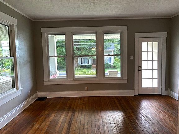 4th image of 404 Leslie Ave