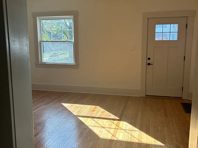 805 Sunset Dr — Photo 4