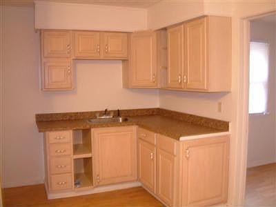 5th image of 2046 W 105th St