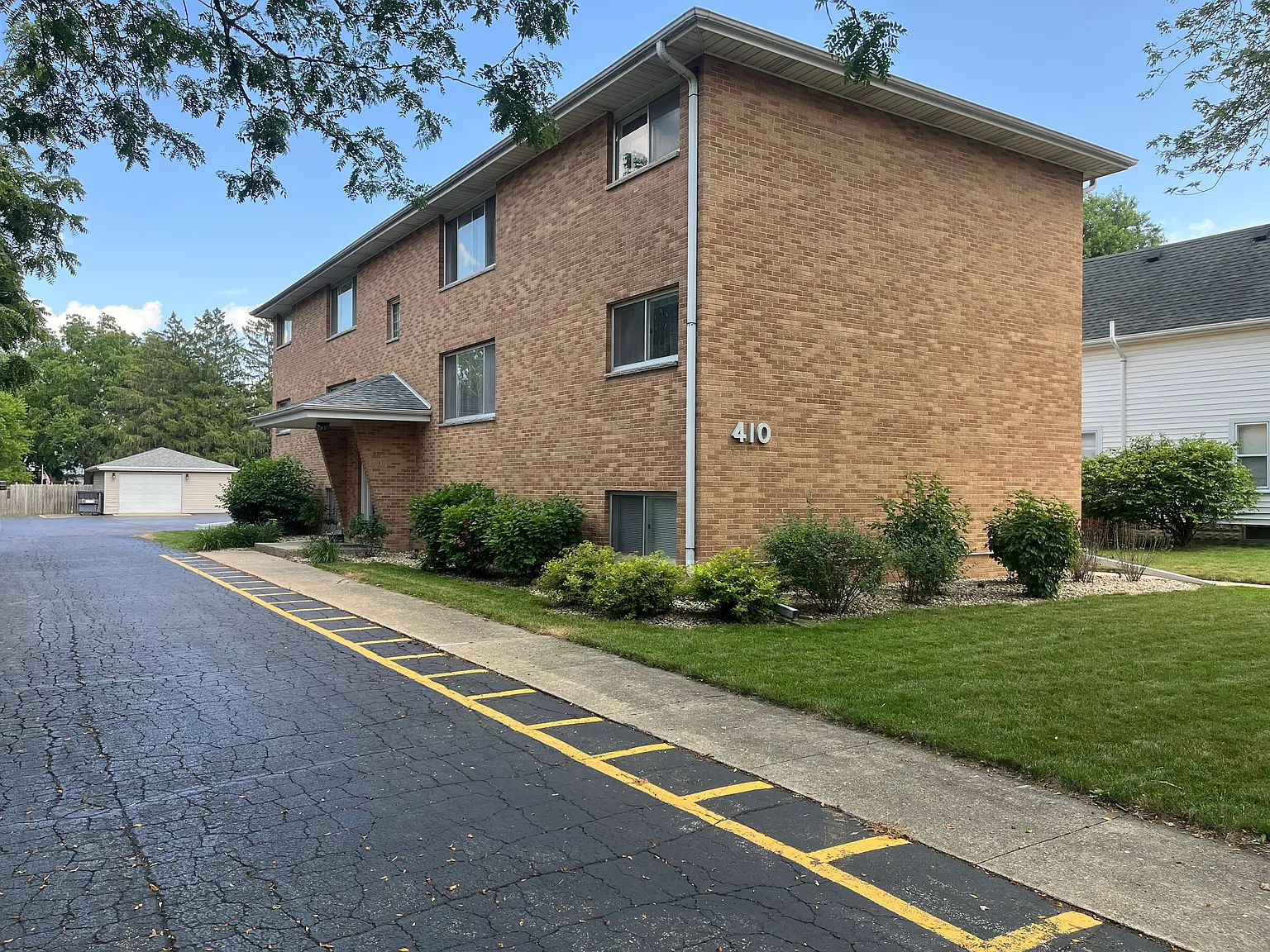 410 Fair St — Photo 3
