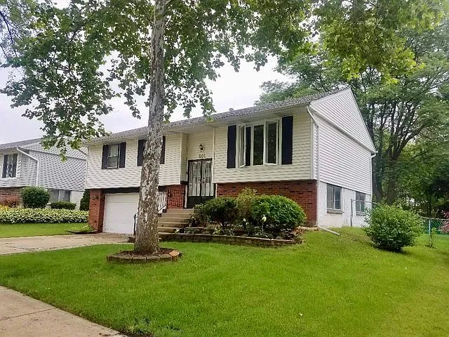501 Ridge Cir photo 1