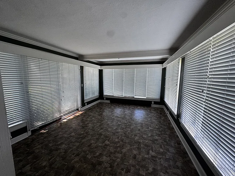 812 S Broad St — Photo 2