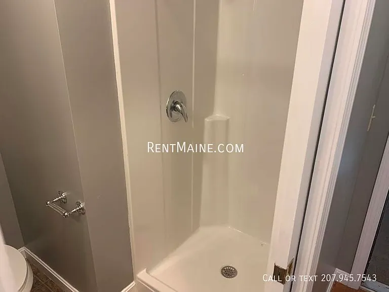 380 Hammond St #3 — Photo 5