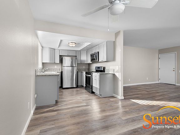 5th image of 4421 Clairemont Dr APT C