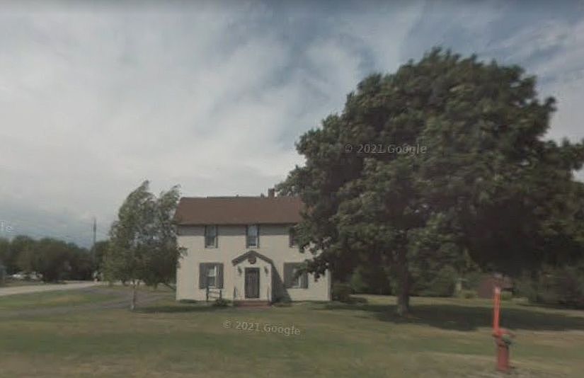 1st image of 387 Ferry Ln