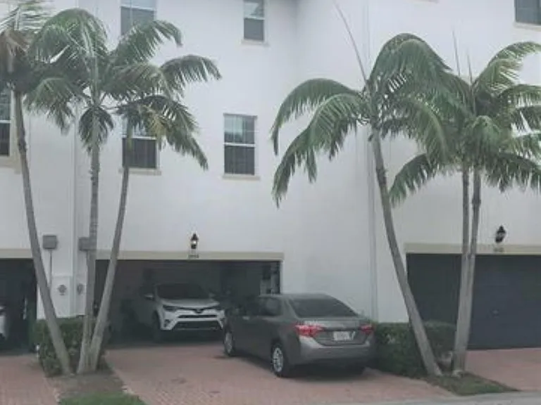 11900 SW 27th Ct — Photo 4