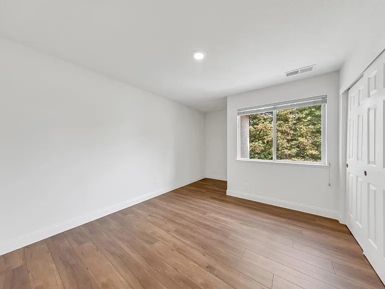 133 Cruickshank Dr — Photo 16