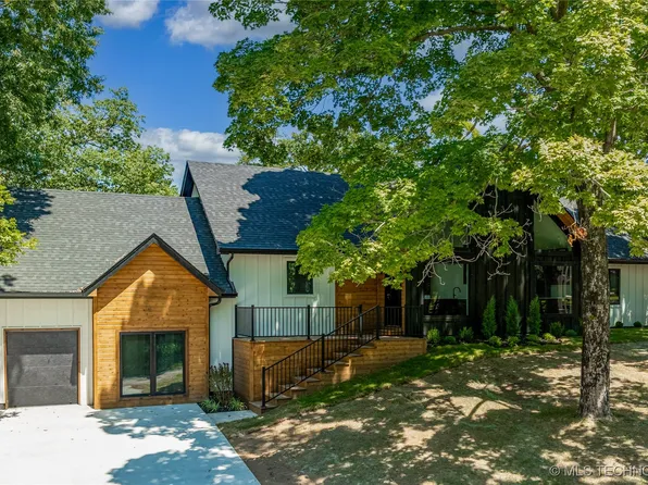 111 Circle Dr, Monkey Island, OK 74331