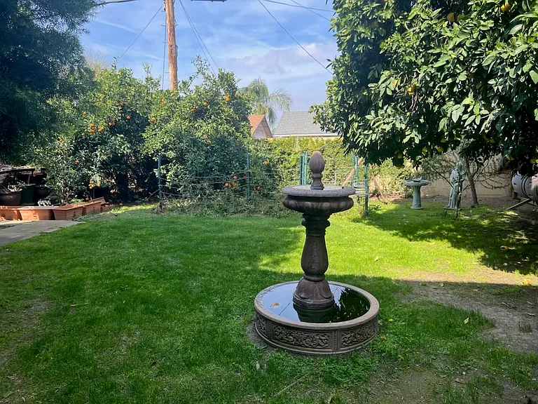 5908 Stockdale Hwy #1 — Photo 12