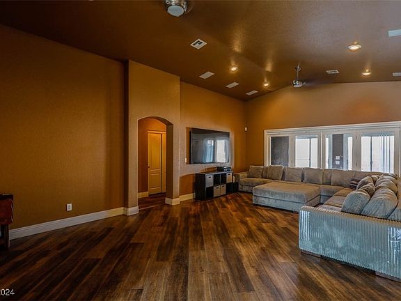 4th image of 3508 Pantego Ave