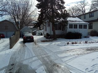 713 15th Pl, Kenosha, WI 53140