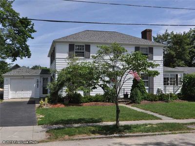 32 Pelham Pkwy, North Providence, RI, 02911