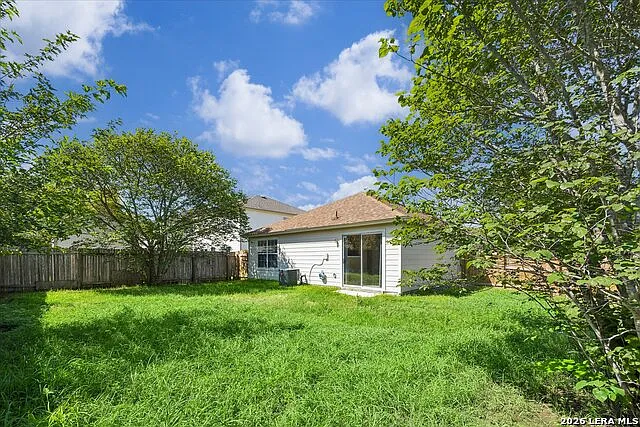 116 Lone Star Way — Photo 10