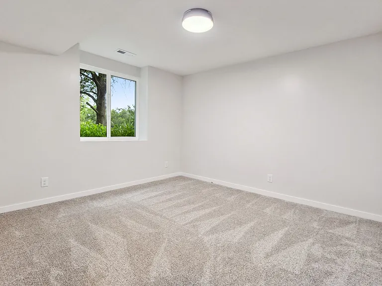 5049 Grassridge Rd — Photo 20
