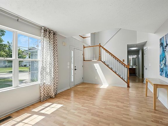 5th image of 9633 Fallsridge Ct
