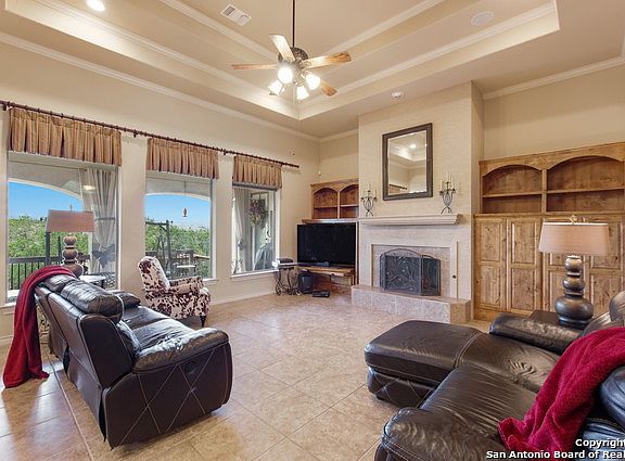 4th image of 18114 Emerald Oaks Dr