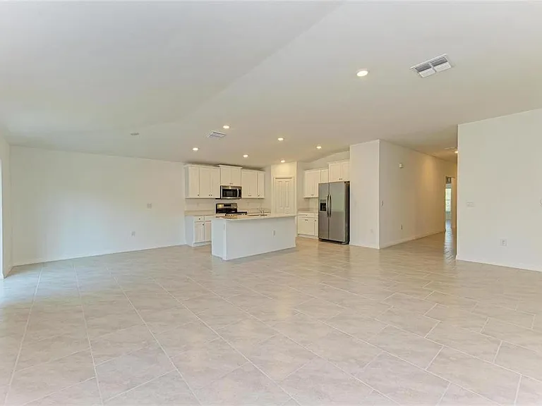 1207 Sheehan Blvd — Photo 9