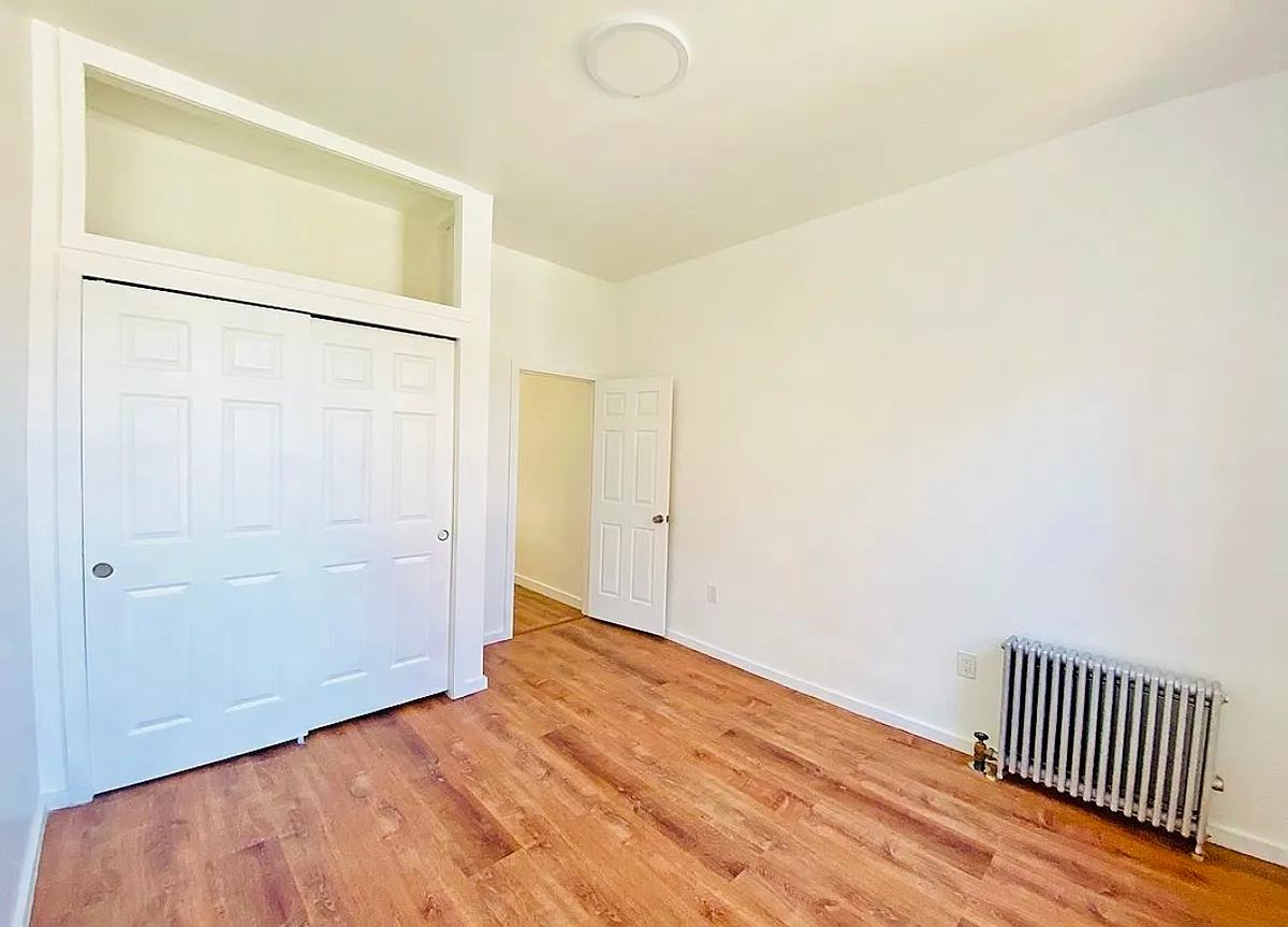 Building Photo - 1348 Putnam Ave #3R