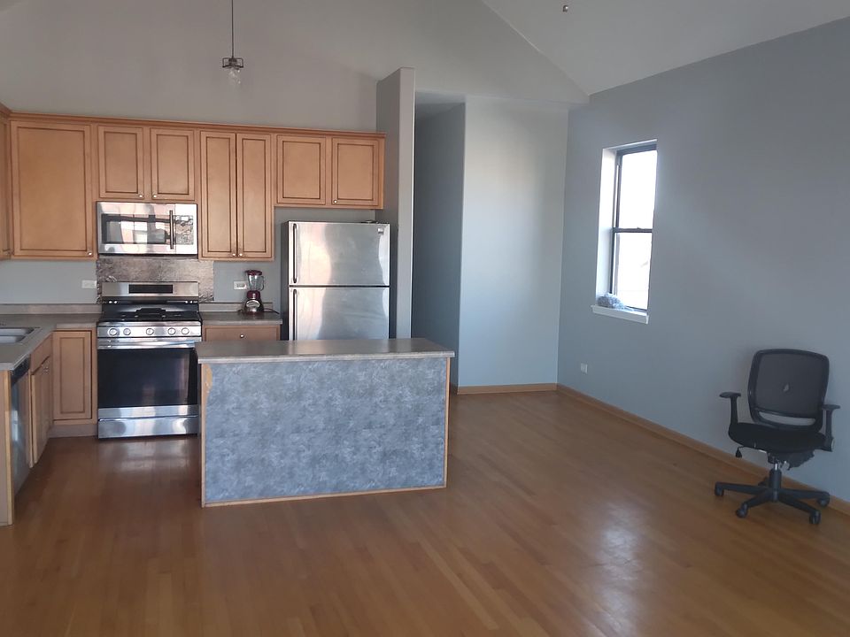 2nd image of 4820 S Champlain Ave APT 2