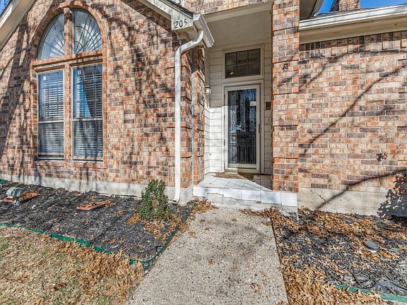 3rd image of 205 Benwynd Dr