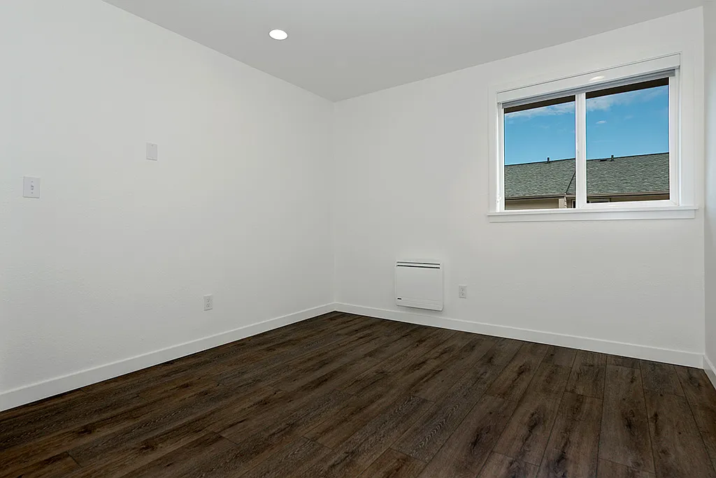 3 bed, 1.5 bath, 1360 sqft, $3,000 — Photo 3